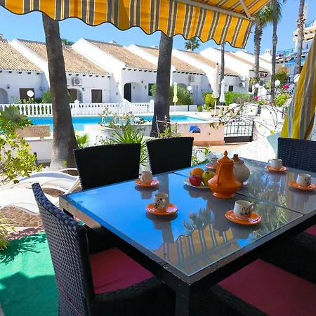 Konukevi At Cala Capitn Beach,