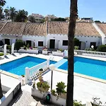 At Cala Capitn Beach, Tatil Evi