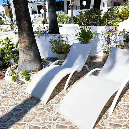 At Cala Capitn Beach, Dom wakacyjny *